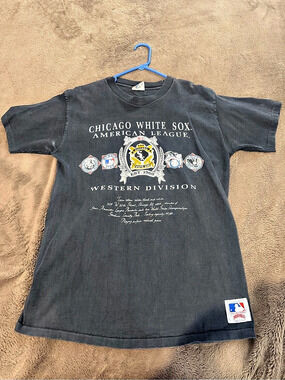 Nutmeg Vintage 1990s Chicago White Sox MLB Graphic T-Shirt Graphic Tee Black